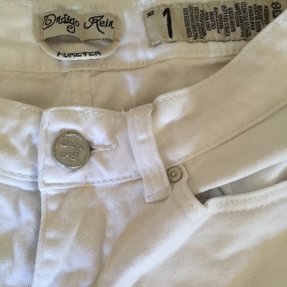 Distressed Jean - Picture 5 of 7